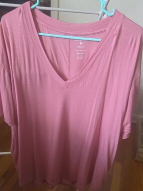 4 Pack American Eagle Outfitters  V-Neck Short Sleeve Tees